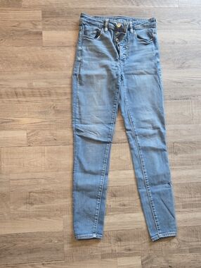 American Eagle Outfitters Light Wash Super High-Rise Skinny Jeggings